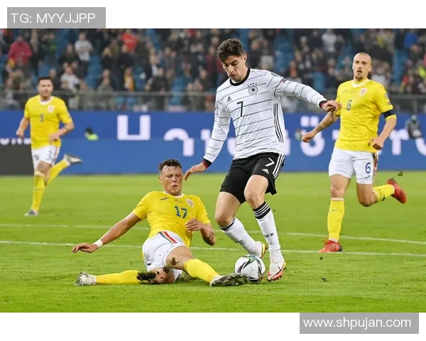 仕鲁斯与伯顿的精彩对决揭示了足球战术的博弈与球员的个人魅力 仕鲁斯与伯顿的精彩对决揭示了足球战术的博弈与球员的个人魅力