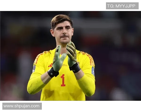 库尔图瓦：守护球门的铁血战士与足球场上的传奇故事